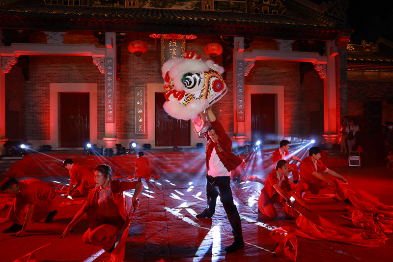 /QJ_633822691892.jpg 特色表演《狮话南宁》.jpg