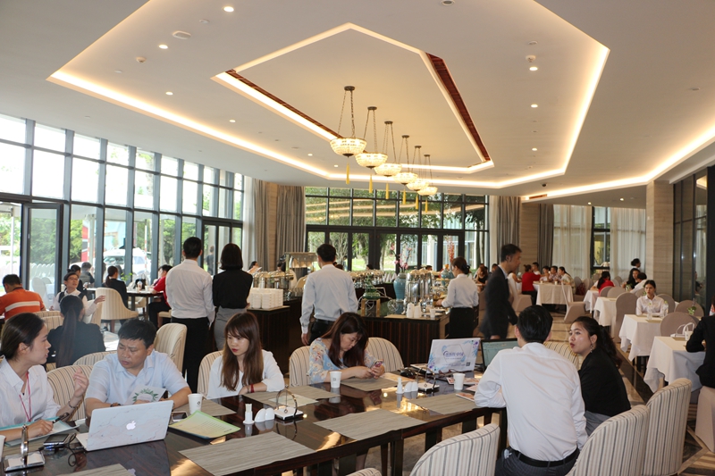 /QJ_386646715896.jpg 婚礼秀现场签约场面_副本.jpg