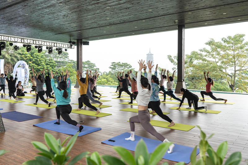 /QJ_832114170180.jpg 瑜伽体验课现场.jpg