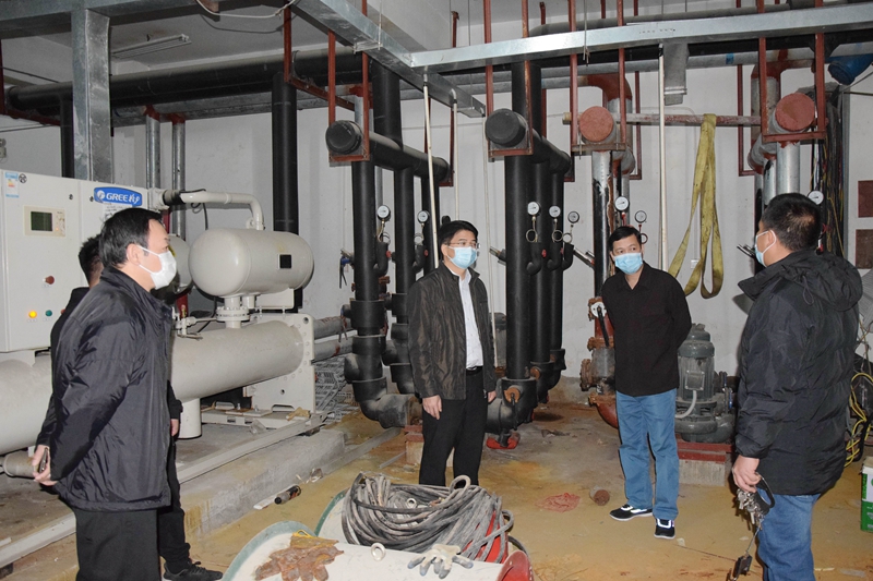 /QJ_884746808193.jpg 检查商场配电房.jpg