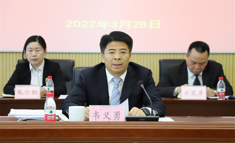 /QJ_938261227281.jpg 集团公司副总经理韦义勇作指导讲话(拍摄:焦洋).jpg