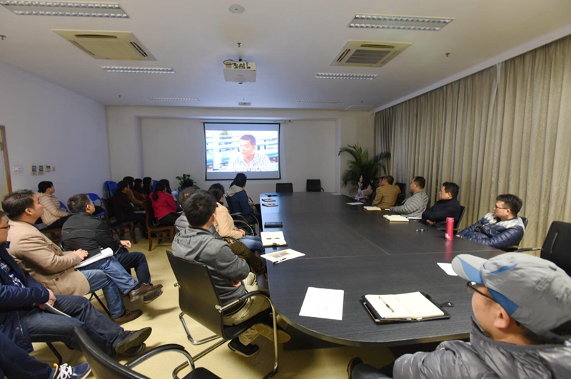 /QJ_851552531895.jpg 集团公司监管单位组织观看电教片(李倩雯 图)_副本.jpg