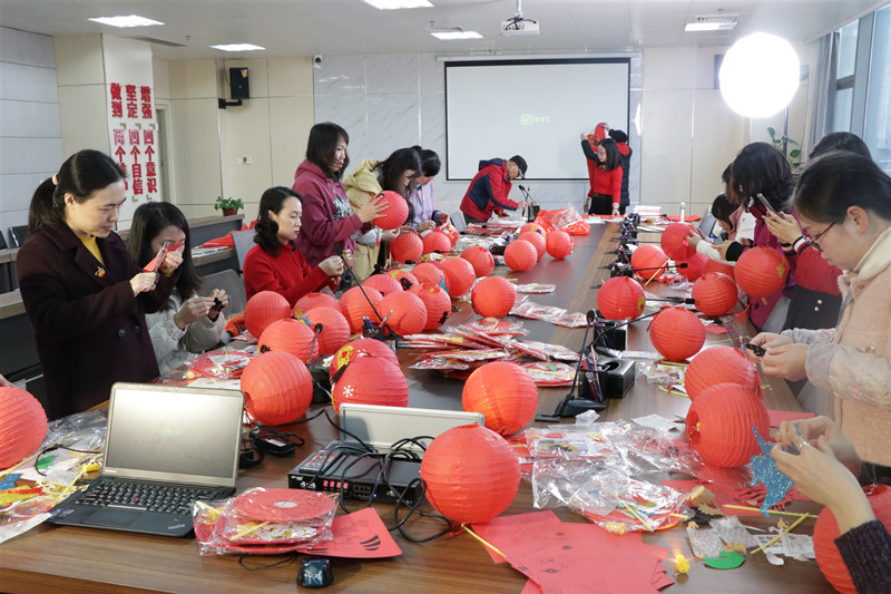 /QJ_264264054865.jpg 活动现场(莫毅_图).JPG