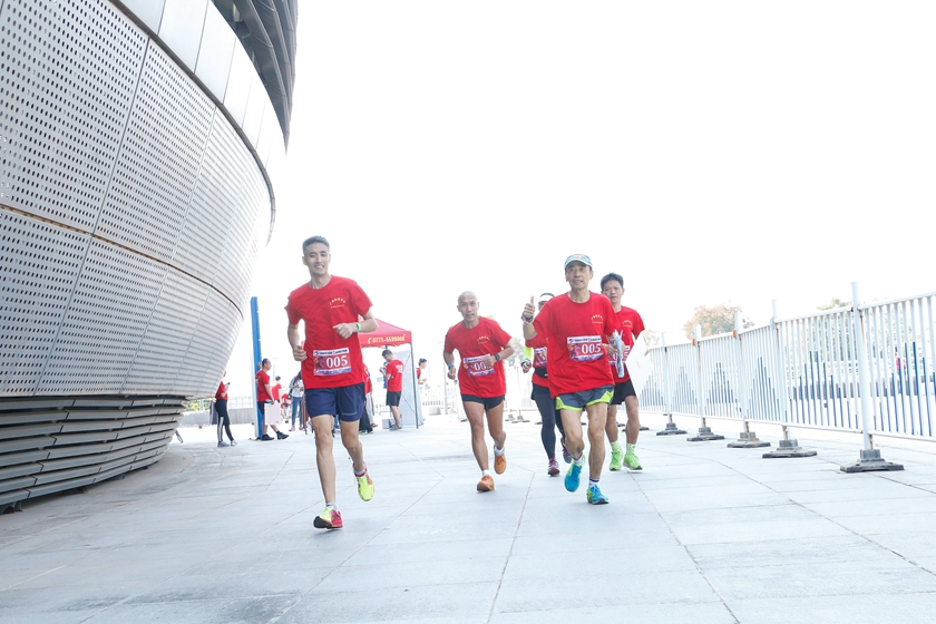 /QJ_941556148041.jpg 本次活动,年龄不是问题,身高不是距离,只要你有一颗年轻的心_副本.jpg