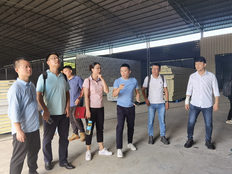 /QJ_916218772073.jpg 调研横州分公司配送基地建设情况.jpg