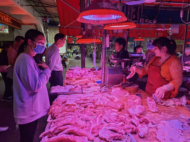 /QJ_633732039353.jpg 市场肉品充足.jpg