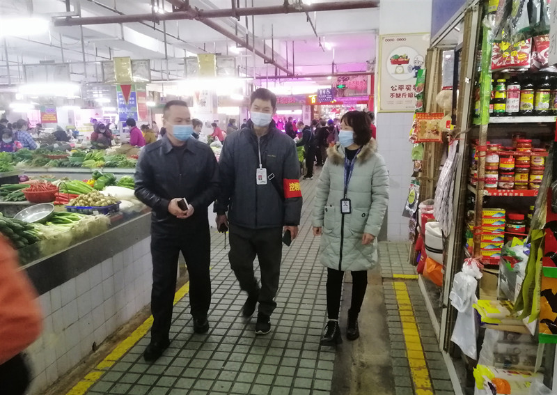 /QJ_212439365003.jpg 方莫彦检查水街市场疫情防控情况(拍摄:刘增锋).jpg