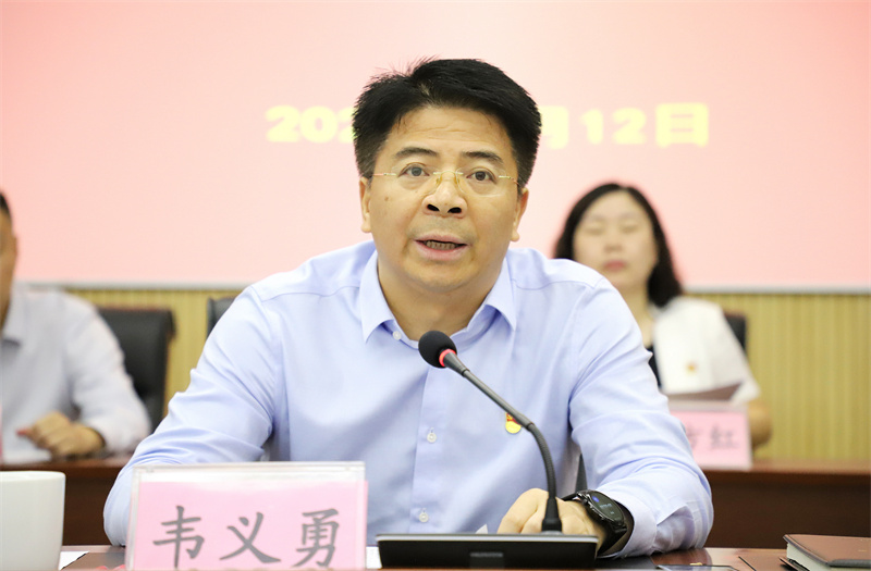 /QJ_269046102453.jpg 集团副总经理韦义勇讲话 (拍摄:柒红).jpg