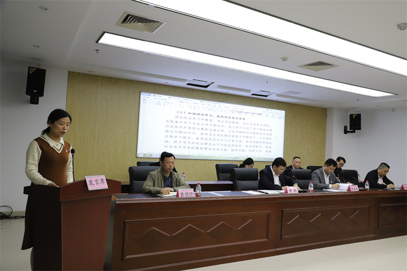 /QJ_938551800678.jpg 基层党组织书记述职(拍摄:柒红).jpg