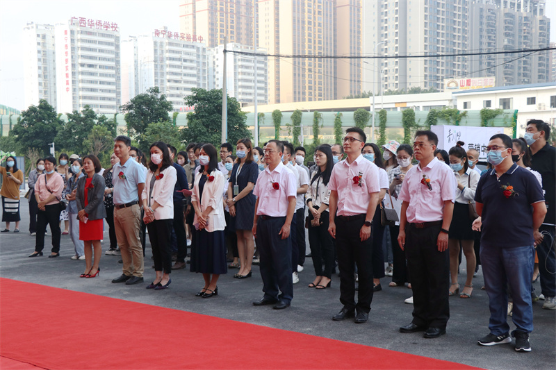 /QJ_277192309473.jpg 参加仪式的C7(中国)房地产公司领导.jpg