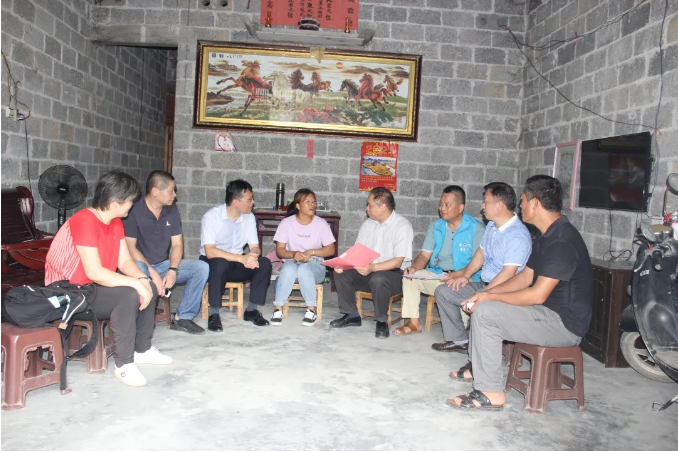 /QJ_082083867695.png 入户走访现场.png