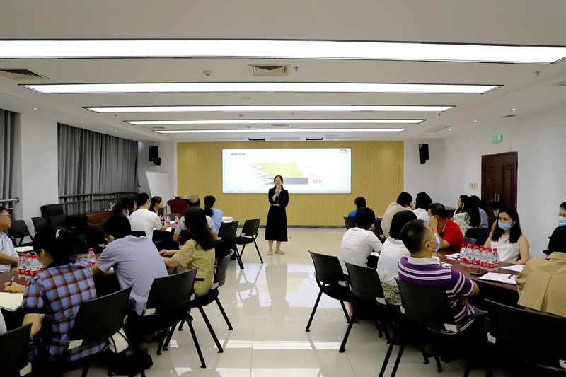 /QJ_031397546287.jpg 授课现场2(拍摄:柒红).JPG