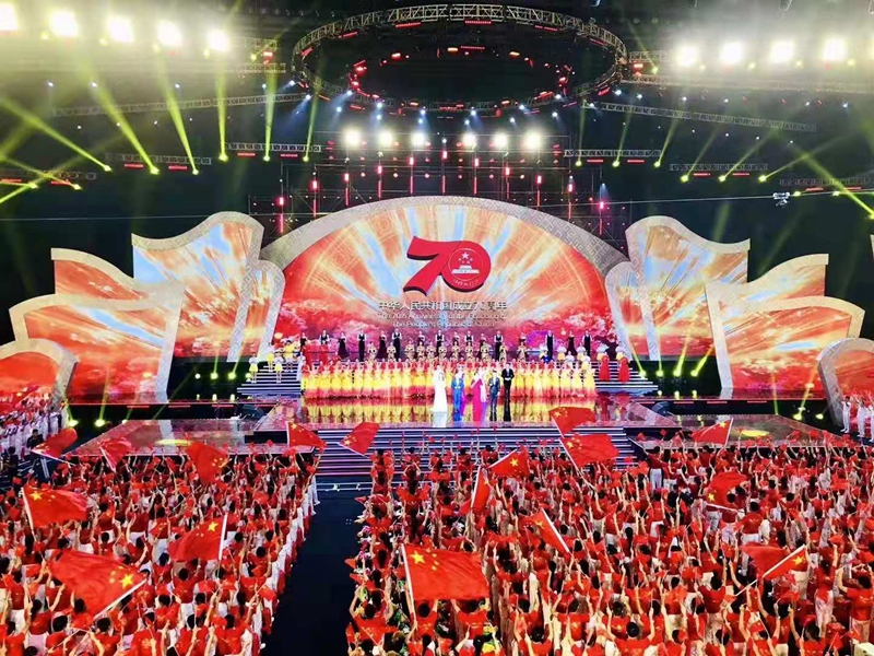 /QJ_786629914236.jpg 3.南宁市庆祝中华人民共和国成立70周年群众文化活动暨第21届南宁国际民歌艺术节“大地飞歌·2019”.jpg