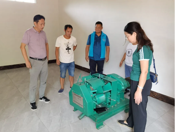 /QJ_082067804227.png 马超毅走访爱长村六山农庄古法制糖体验区.png