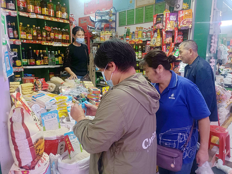 /QJ_633734522857.jpg 粮油供应充足(拍摄:陈斌).jpg