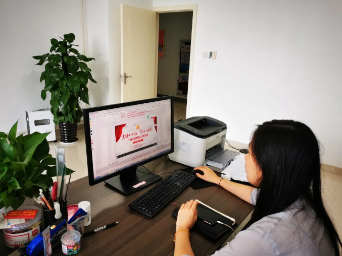 /QJ_031354806212.png 威沃教育公司党支部党员观看直播.png